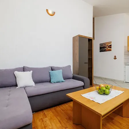 Apartments Krunoslav Punat Exterior photo