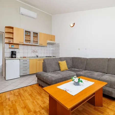 Apartments Krunoslav Punat Exterior photo