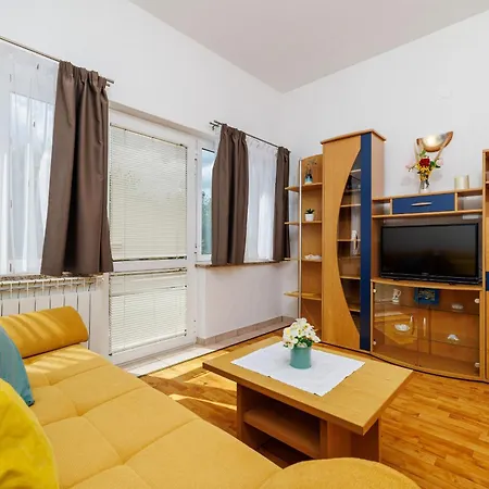 Apartments Krunoslav Punat Exterior photo