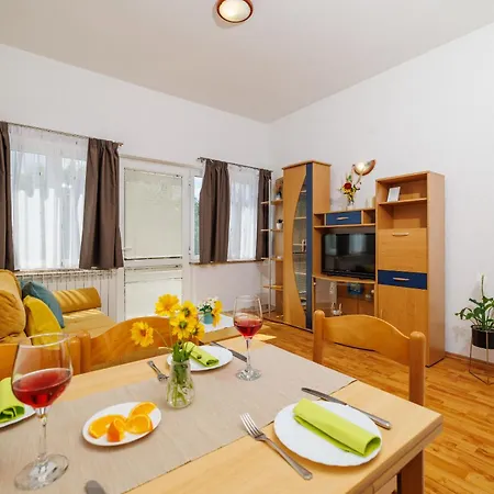 Apartments Krunoslav Punat Exterior photo