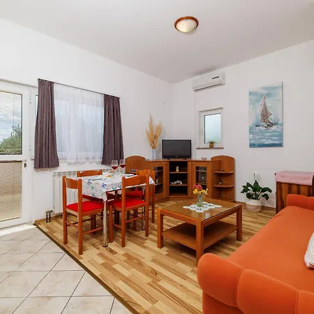 Apartments Krunoslav Punat Exterior photo