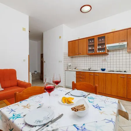 Apartments Krunoslav Punat Exterior photo