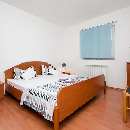 Apartments Krunoslav Punat Exterior photo