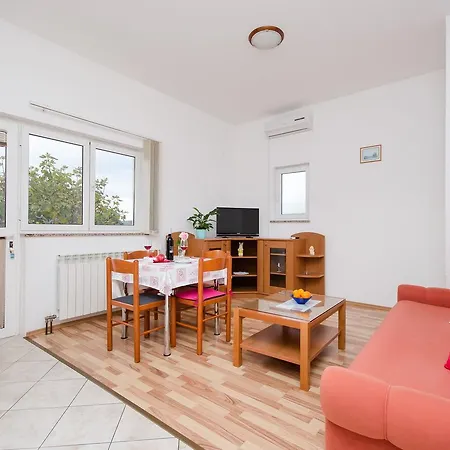 Apartments Krunoslav Punat Exterior photo