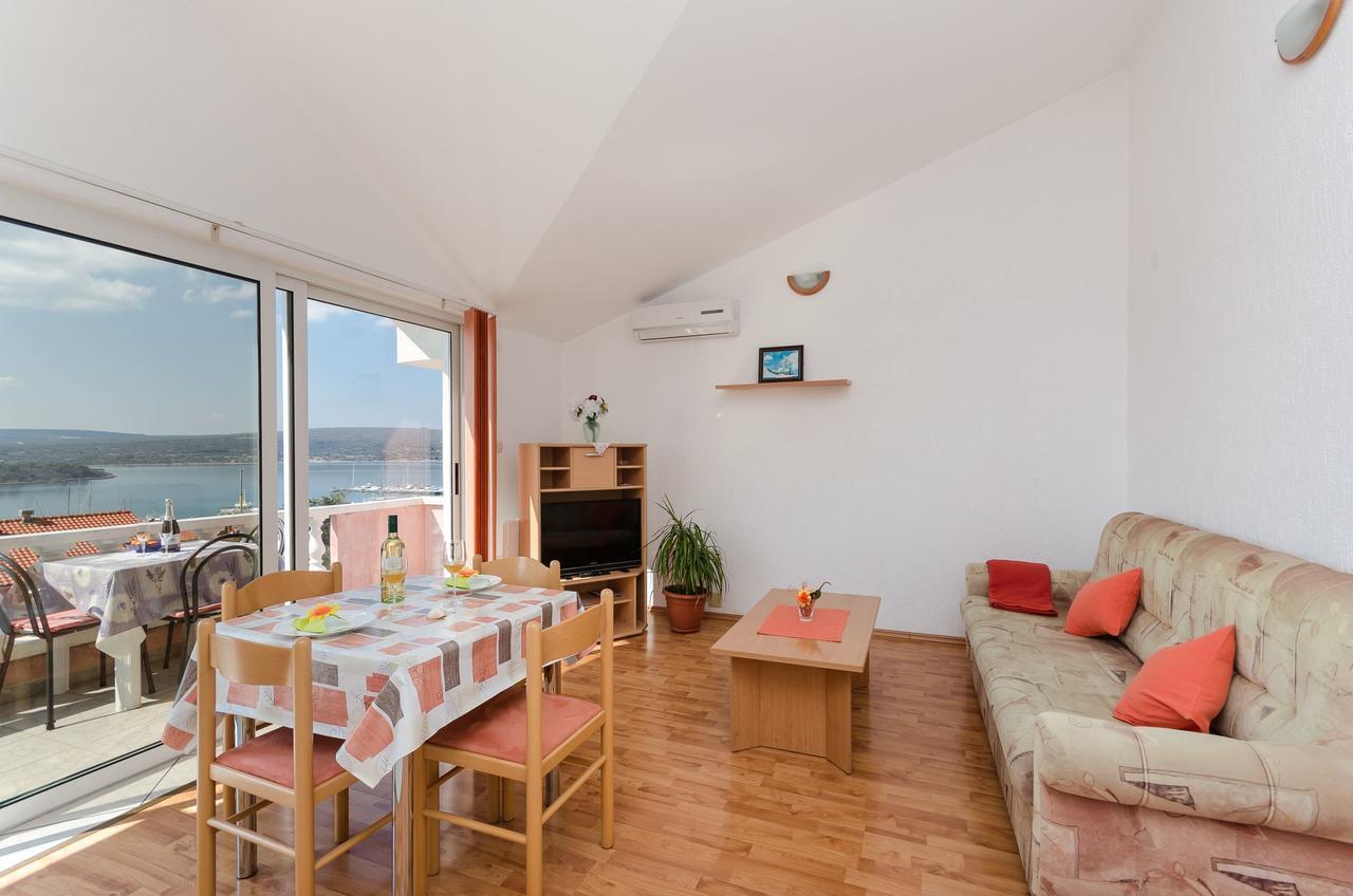 Krunoslav Apartment Punat